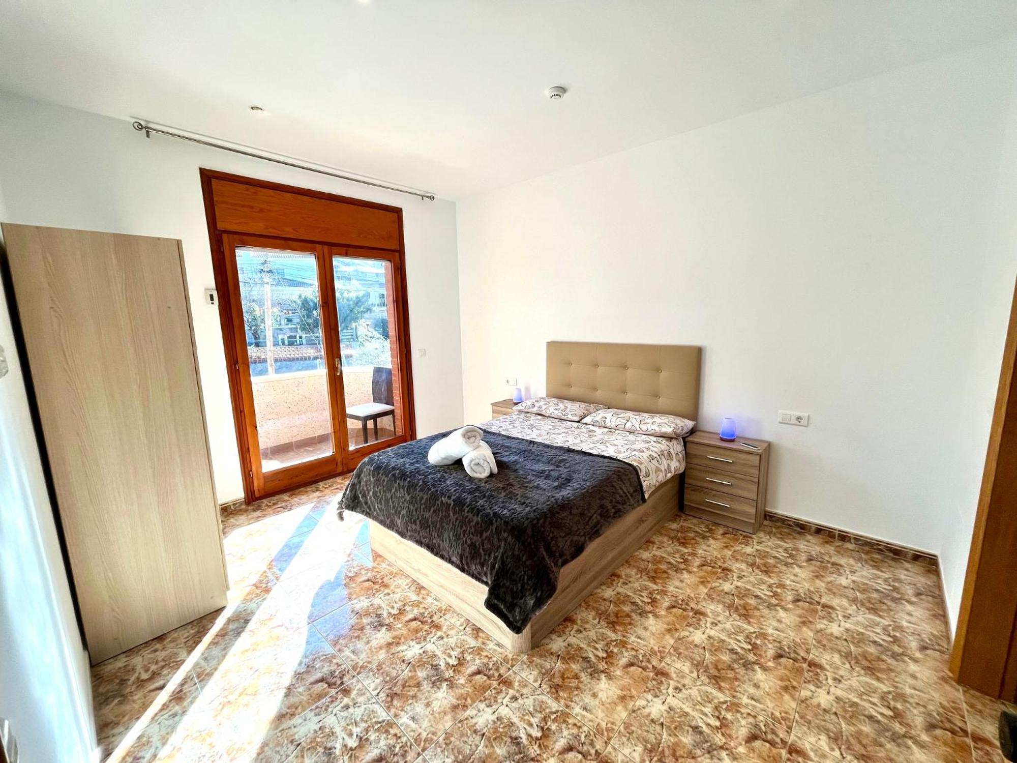 Amplio Apartamento, 5 Camas Сан-Эстеве-Сесровирес Экстерьер фото