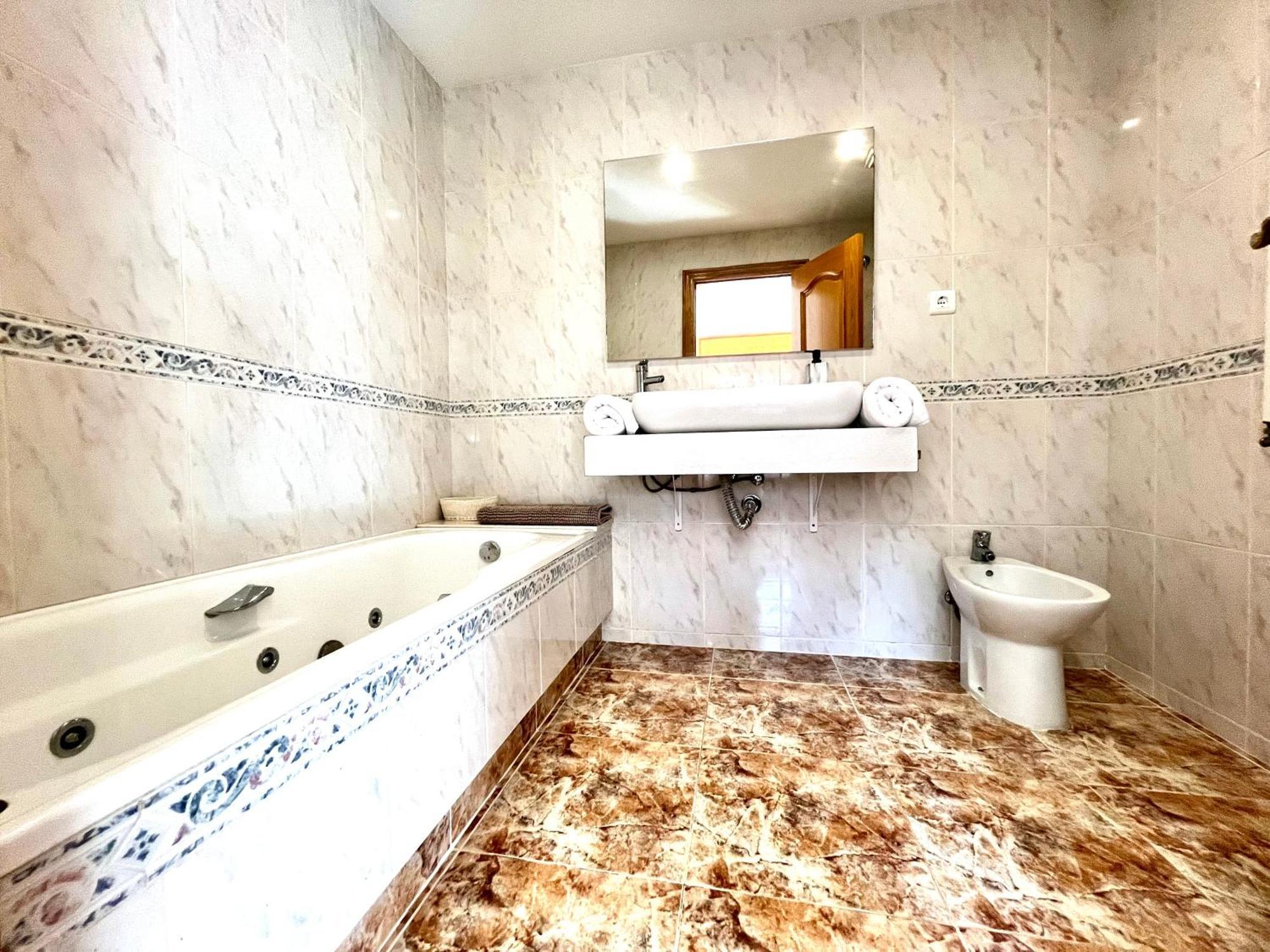 Amplio Apartamento, 5 Camas Сан-Эстеве-Сесровирес Экстерьер фото